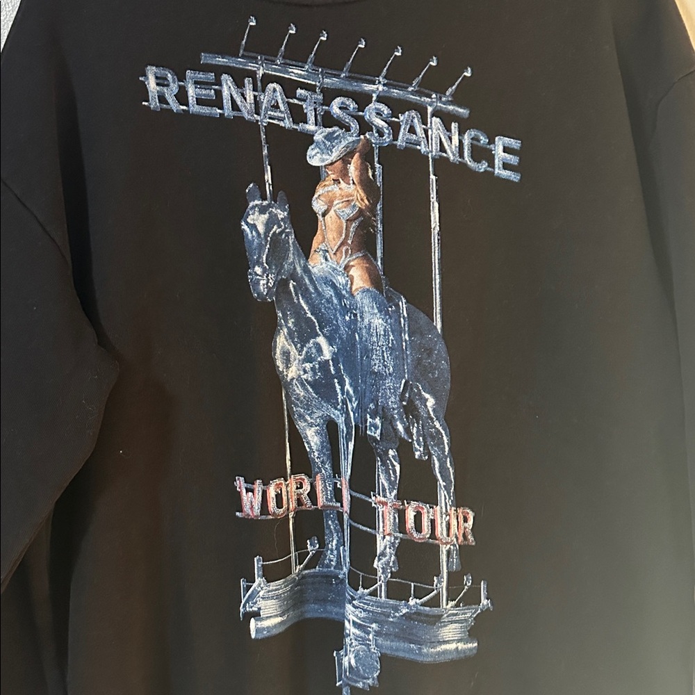 Renaissance World Tour Black Sweater - Picture 2 of 4